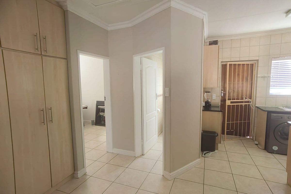 Up Market Townhouse for sale in Parys - Photo 4