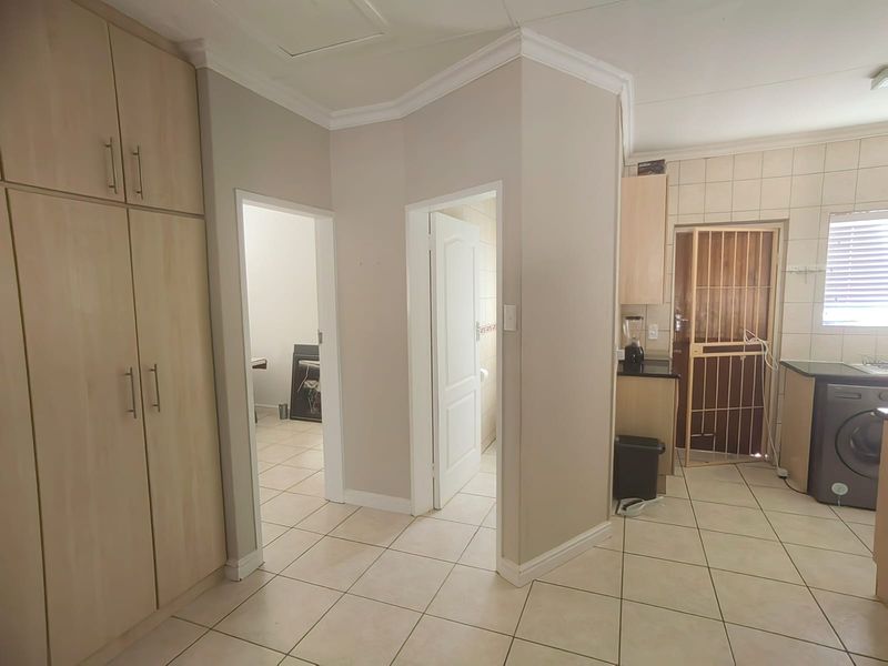 Up Market Townhouse for sale in Parys - Photo 4