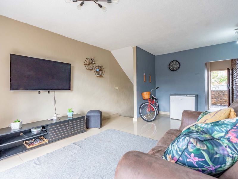 Modern, Well Maintained Apartment - Photo 5