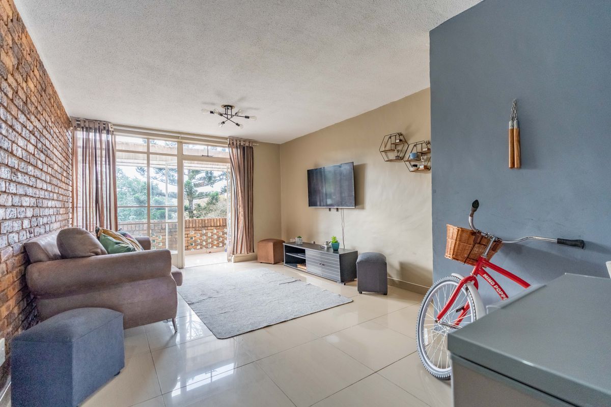 Modern, Well Maintained Apartment - Photo 3