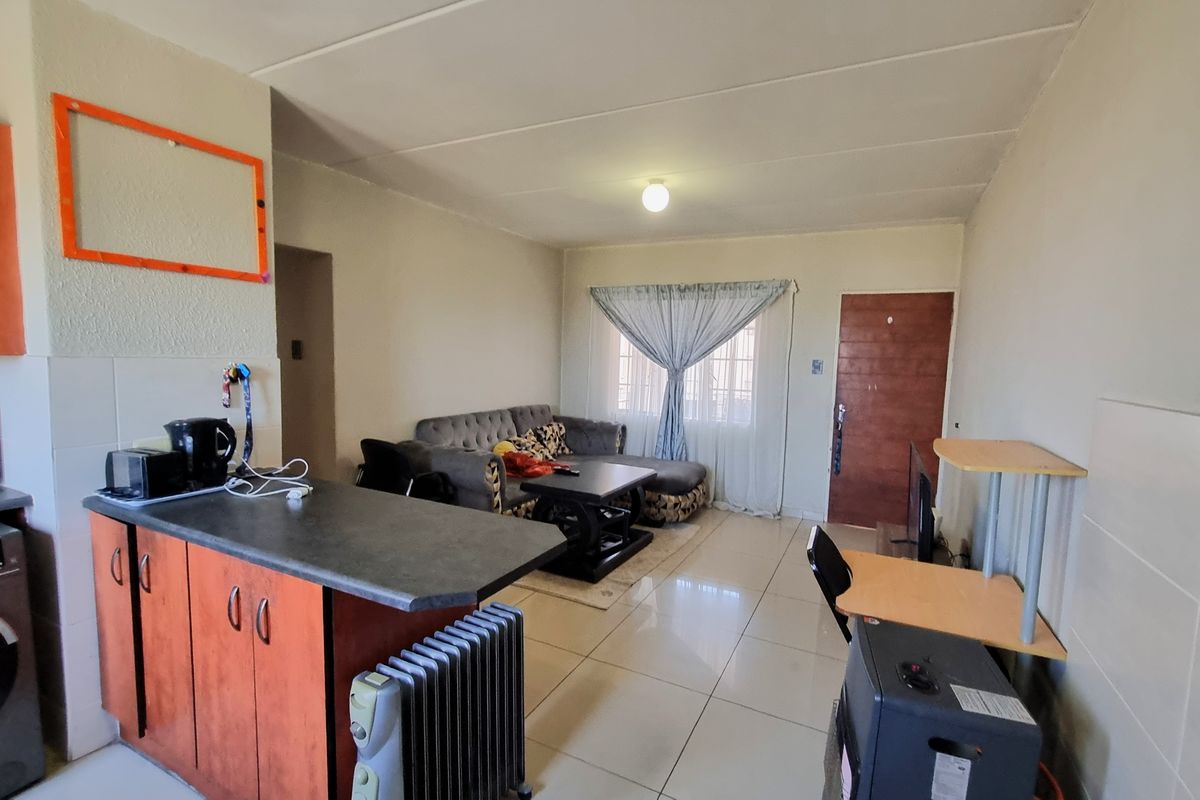 2 Bedroom Townhouse- Castleview - Photo 4