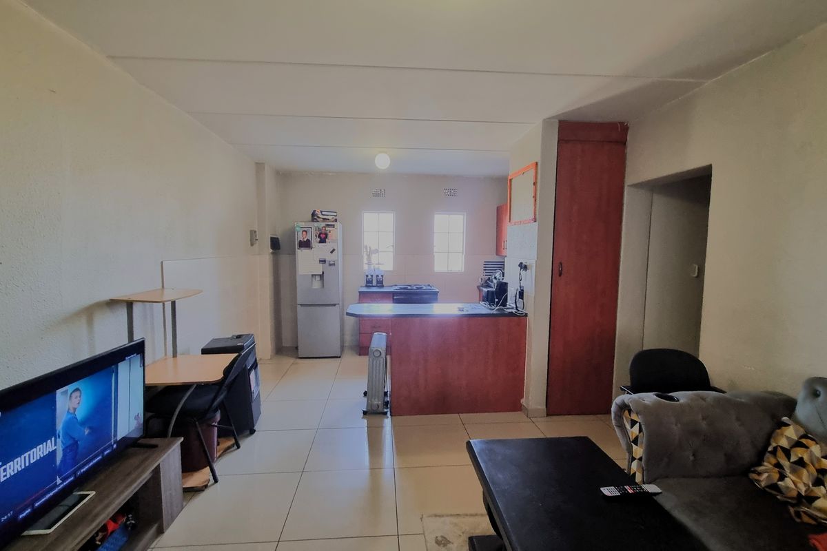 2 Bedroom Townhouse- Castleview - Photo 3