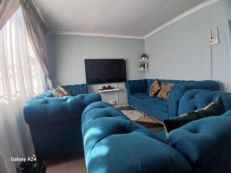 Modern 2 Bedroom Home for Sale in Mdantsane NU17 - Photo 4