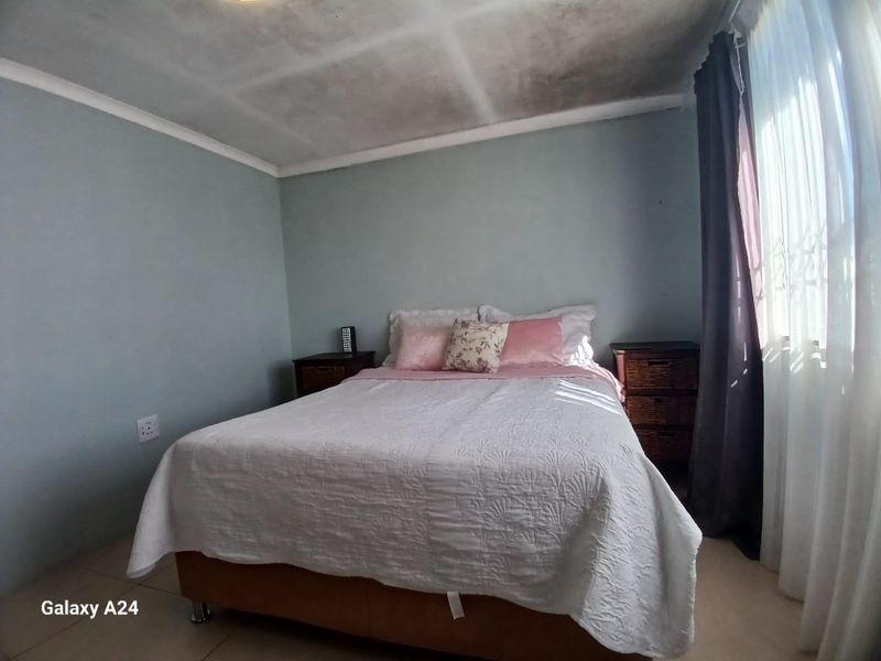 Modern 2 Bedroom Home for Sale in Mdantsane NU17 - Photo 10
