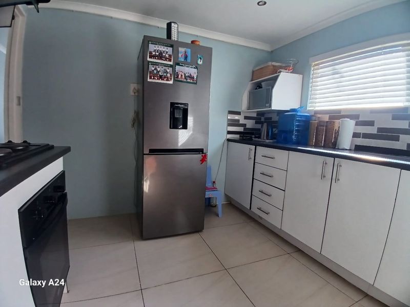 Modern 2 Bedroom Home for Sale in Mdantsane NU17 - Photo 8
