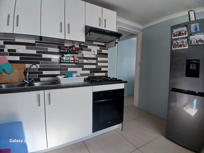 Modern 2 Bedroom Home for Sale in Mdantsane NU17 - Photo 7