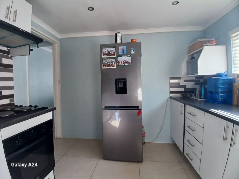 Modern 2 Bedroom Home for Sale in Mdantsane NU17 - Photo 6
