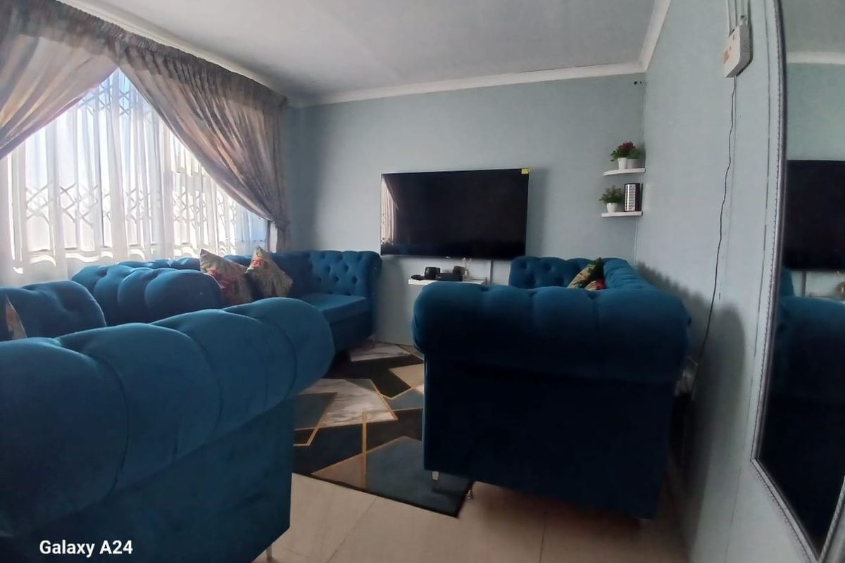 Modern 2 Bedroom Home for Sale in Mdantsane NU17 - Photo 5