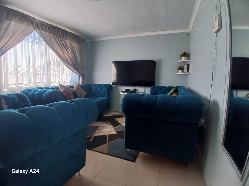 Modern 2 Bedroom Home for Sale in Mdantsane NU17 - Photo 5
