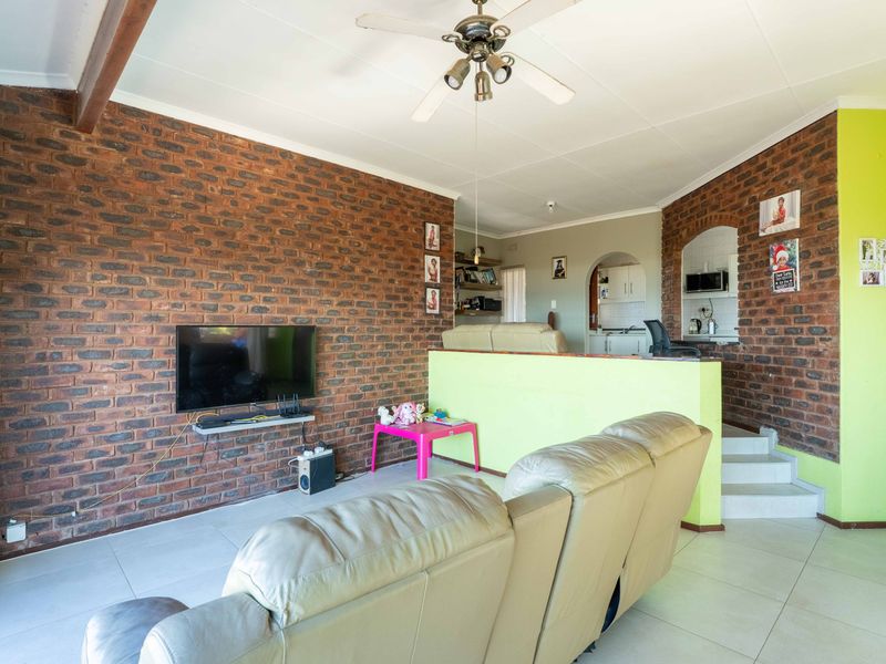 Panorama Park - 2 Bedroom Home - Photo 10