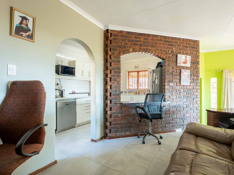 Panorama Park - 2 Bedroom Home - Photo 9