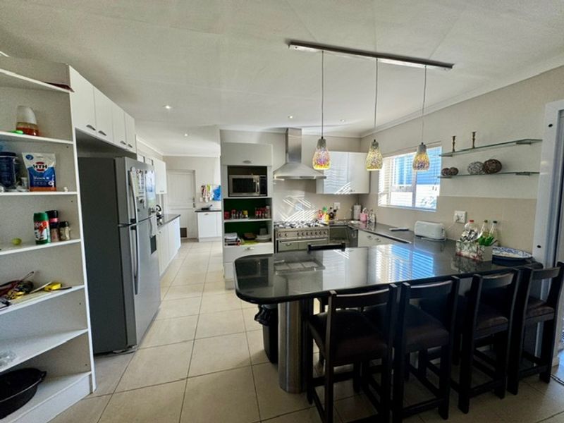 Spacious & Secure 3-Bedroom Home in Prime Little England Location - Photo 3