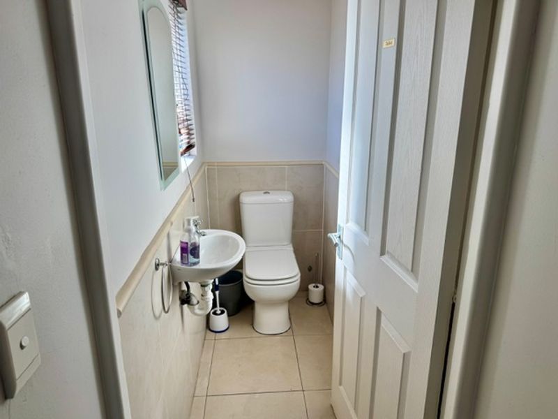 Spacious & Secure 3-Bedroom Home in Prime Little England Location - Photo 8