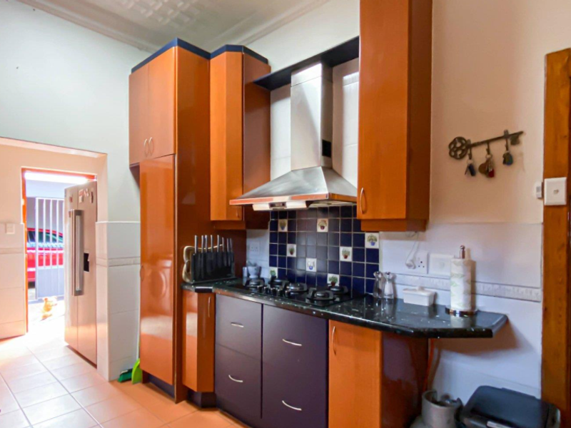 A Kensington Beauty – Classic Charm Meets Modern Value! - Photo 3