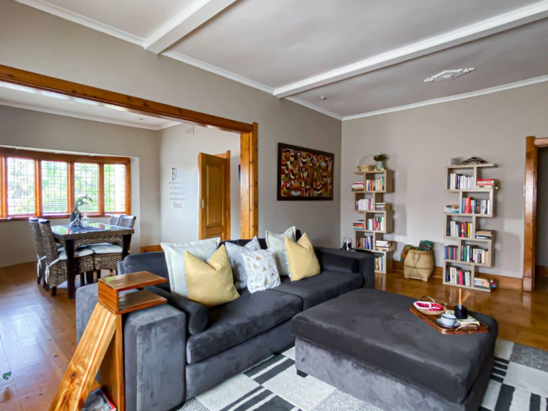 A Kensington Beauty – Classic Charm Meets Modern Value! - Photo 2