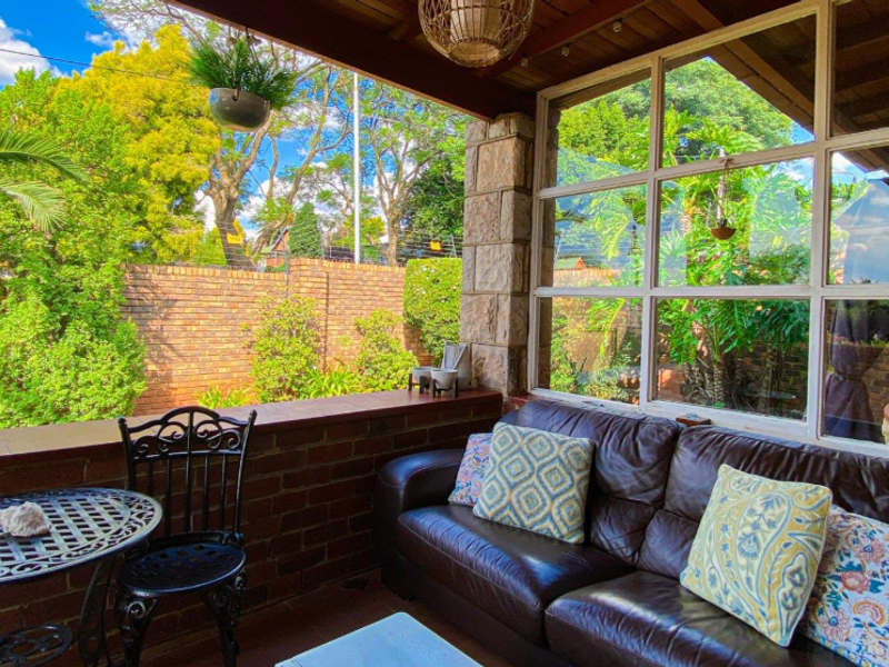 A Kensington Beauty – Classic Charm Meets Modern Value! - Photo 6