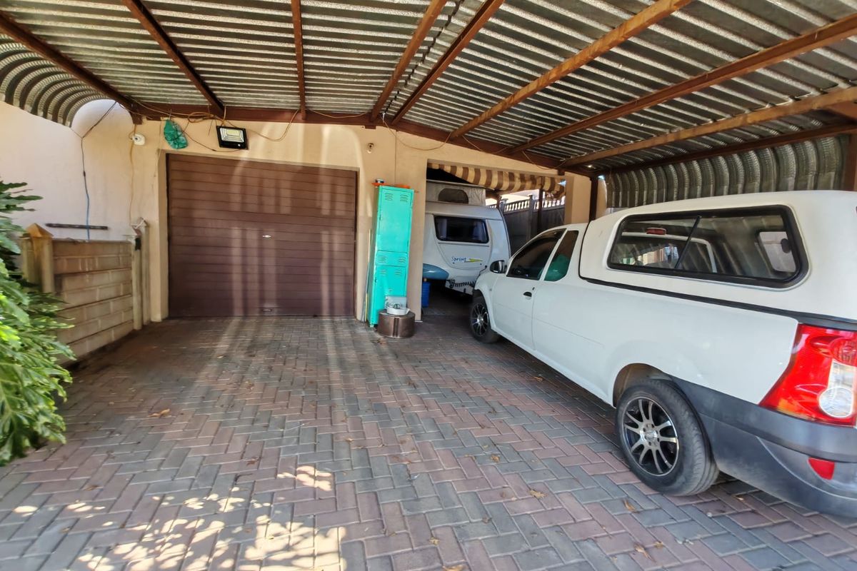 3 Bedroom House for Sale in Sasolburg Ext 10 - Photo 3
