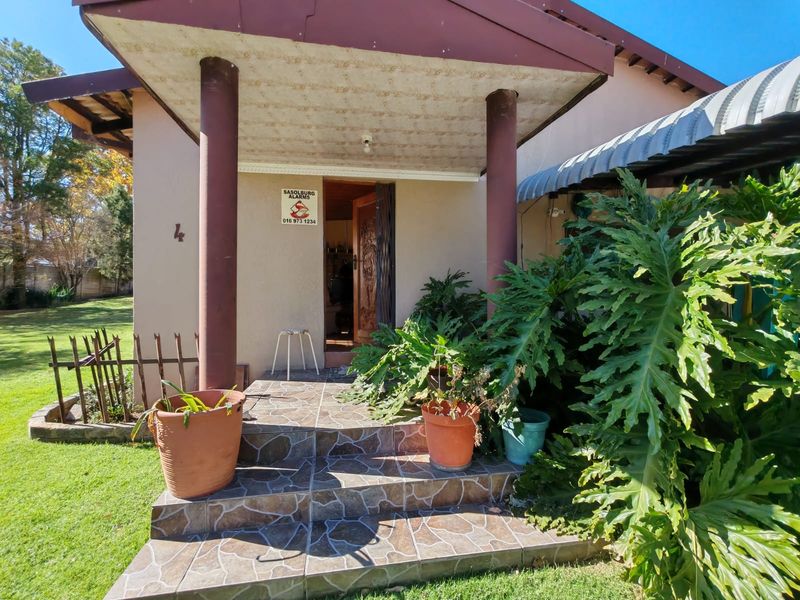 3 Bedroom House for Sale in Sasolburg Ext 10 - Photo 2