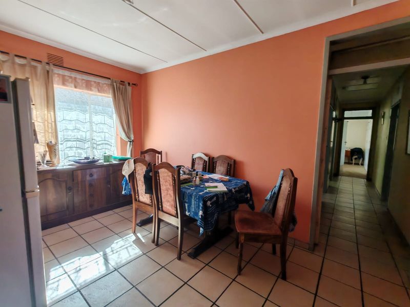 3 Bedroom House for Sale in Sasolburg Ext 10 - Photo 6