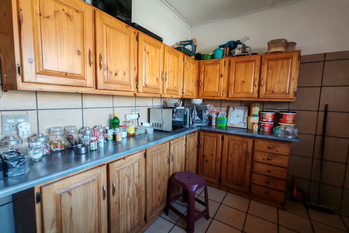 3 Bedroom House for Sale in Sasolburg Ext 10 - Photo 4