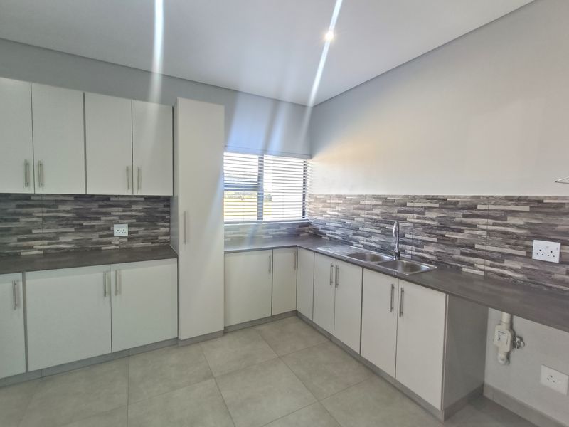 Luxurious Living on the Fairway - Exquisite Five-Bedroom Home in Mzingazi Golf Estate - Photo 9