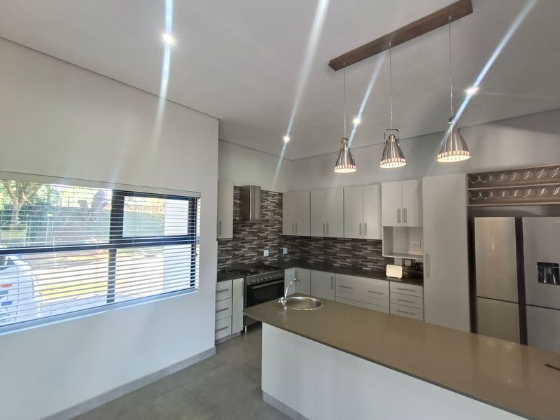 Luxurious Living on the Fairway - Exquisite Five-Bedroom Home in Mzingazi Golf Estate - Photo 8