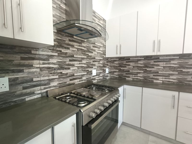 Luxurious Living on the Fairway - Exquisite Five-Bedroom Home in Mzingazi Golf Estate - Photo 6