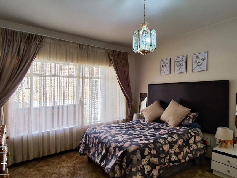 Ideal Investment Opportunity – 2-Bedroom Ground Unit with Private Garden  and Garage - Photo 10