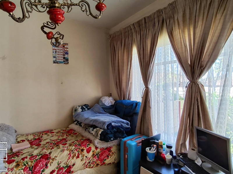 Ideal Investment Opportunity – 2-Bedroom Ground Unit with Private Garden  and Garage - Photo 6