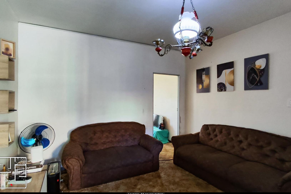 Ideal Investment Opportunity – 2-Bedroom Ground Unit with Private Garden  and Garage - Photo 5