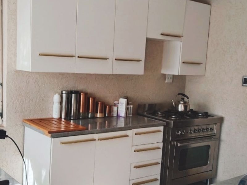 2-Bedroom Home with Flatlet, Spacious Yard & Endless Potential – A Must-See! - Photo 6