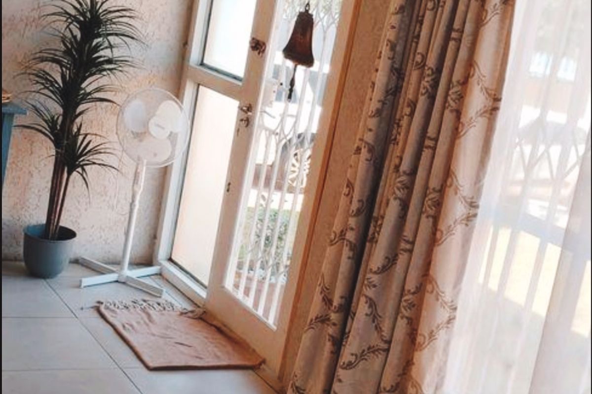 2-Bedroom Home with Flatlet, Spacious Yard & Endless Potential – A Must-See! - Photo 5