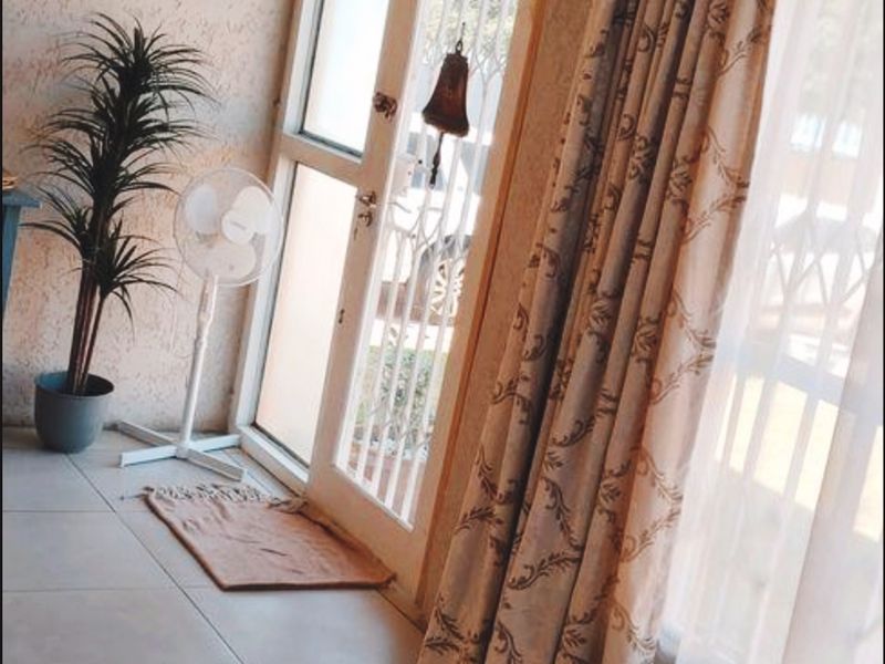 2-Bedroom Home with Flatlet, Spacious Yard & Endless Potential – A Must-See! - Photo 5