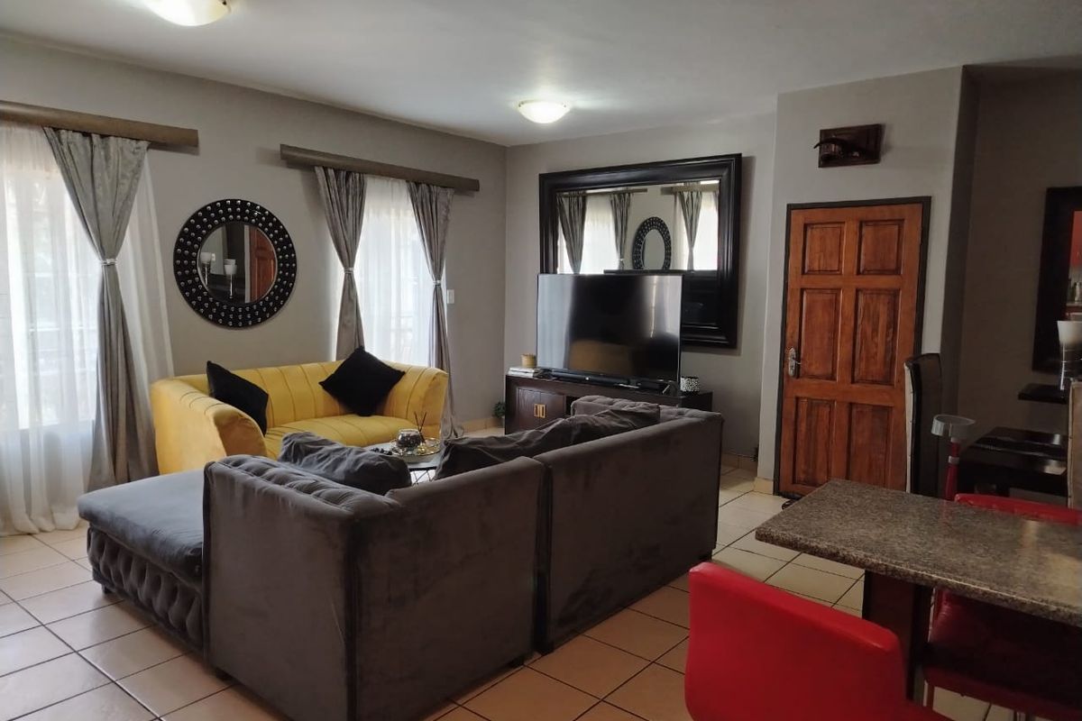 Spacious Secure apartment in mint condition. 106 m2. Reduced BARGAIN. - Photo 2