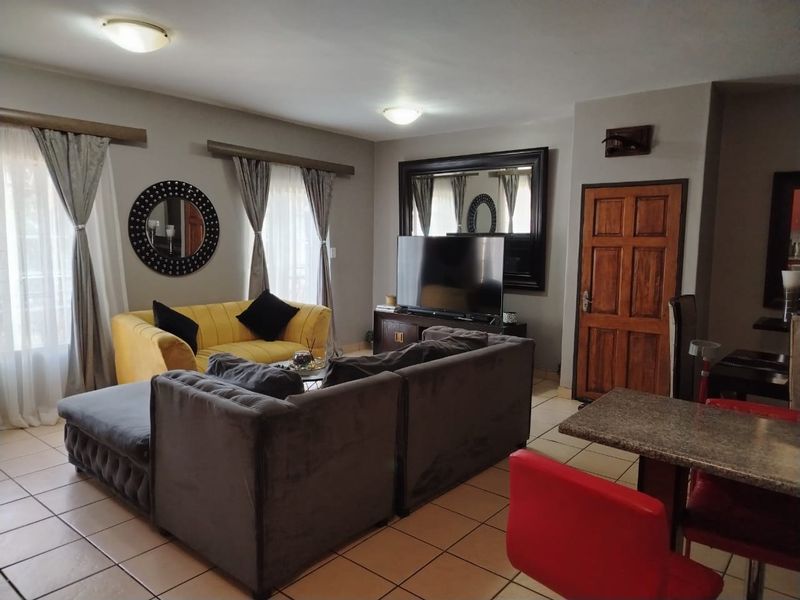 Spacious Secure apartment in mint condition. 106 m2. Reduced BARGAIN. - Photo 2
