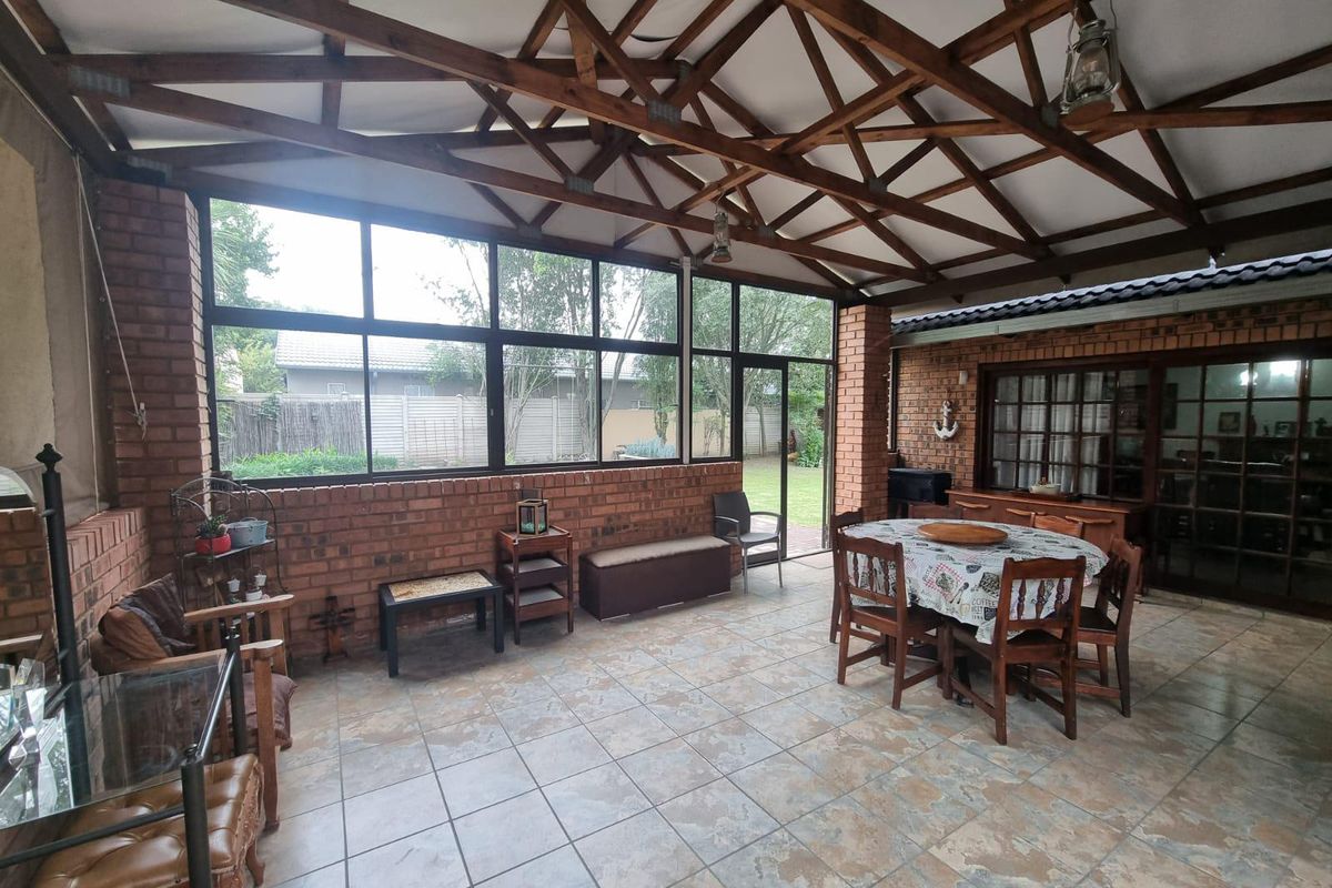 Big family house with entertainment area to dream off - Photo 2