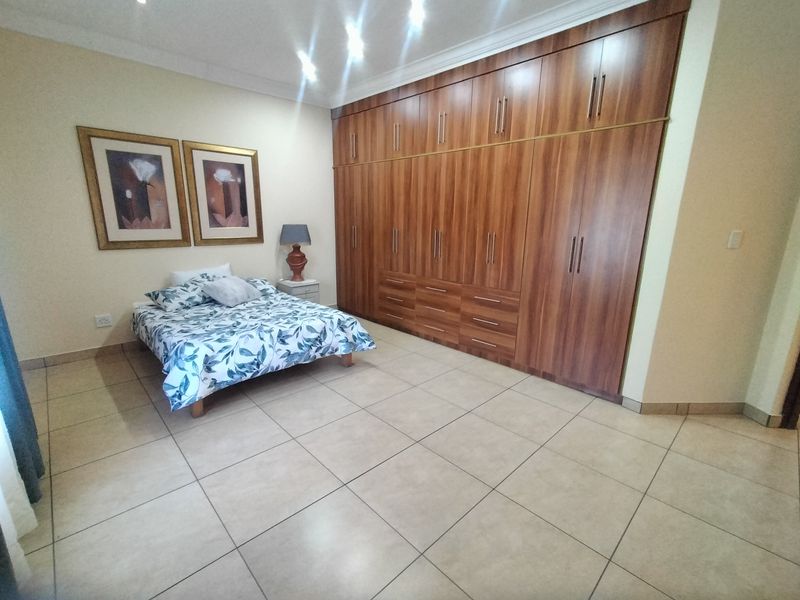 Nature Meets Luxury – Spacious Family Home with Endless Possibilities - Photo 10