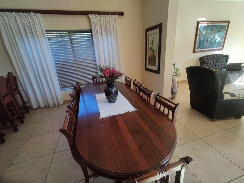 Nature Meets Luxury – Spacious Family Home with Endless Possibilities - Photo 4