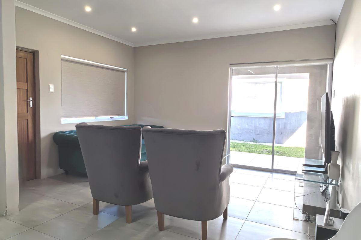 Modern 3-Bedroom Cluster in Secure Lifestyle Estate – Kidds Beach - Photo 5