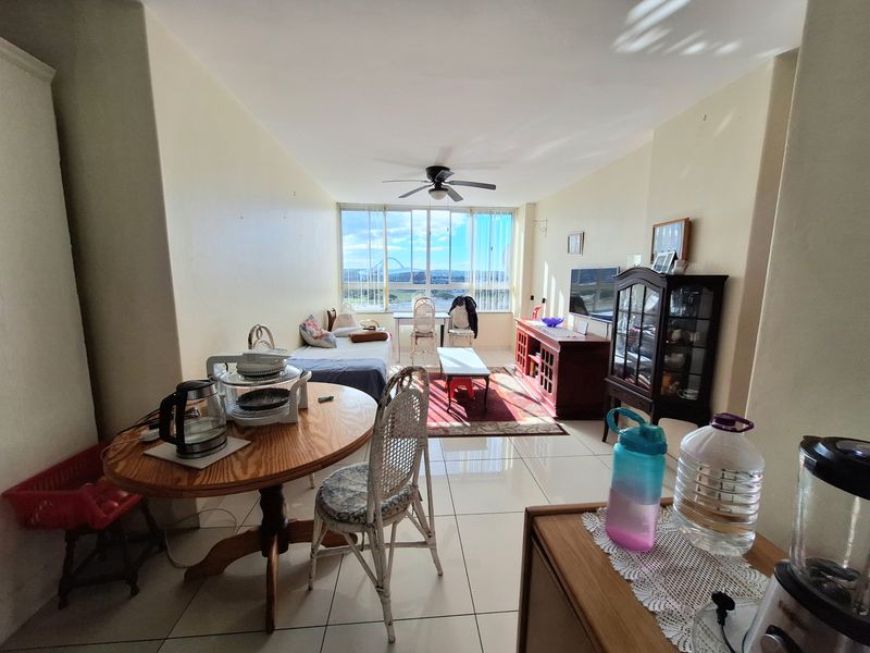 Apartment with City & Sea Views - North Beach - Photo 4