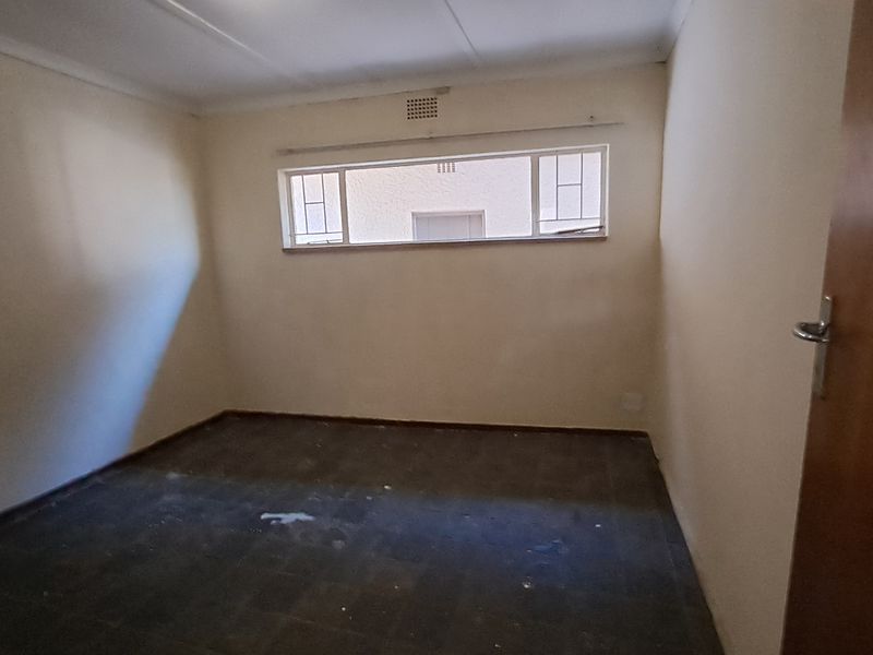Spacious Family Home with Exceptional Rental Potential - Photo 9