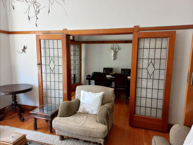 Charming Home in South Kensington with Spacious Grounds - Photo 7