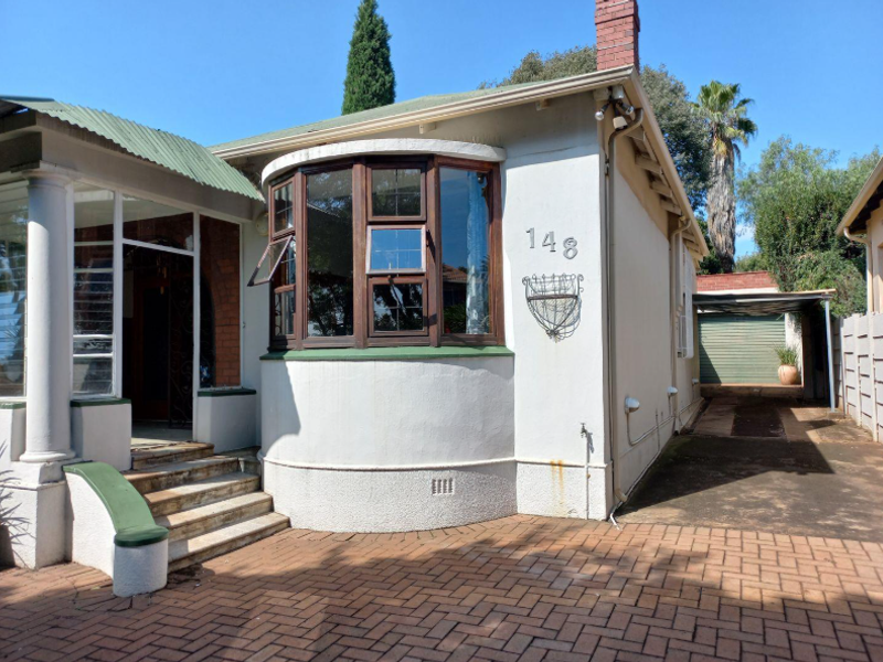 Charming Home in South Kensington with Spacious Grounds - Photo 6