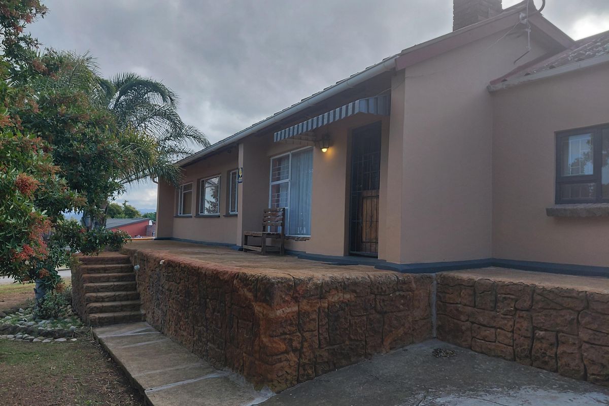 Charming 3-Bedroom Family Home for Sale in Fairbridge Heights - Photo 3