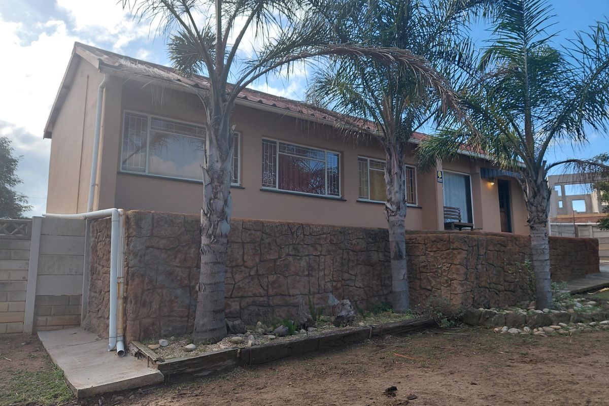 Charming 3-Bedroom Family Home for Sale in Fairbridge Heights - Photo 2