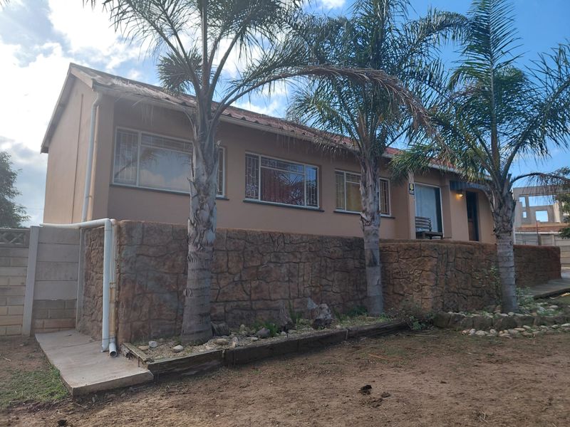 Charming 3-Bedroom Family Home for Sale in Fairbridge Heights - Photo 2