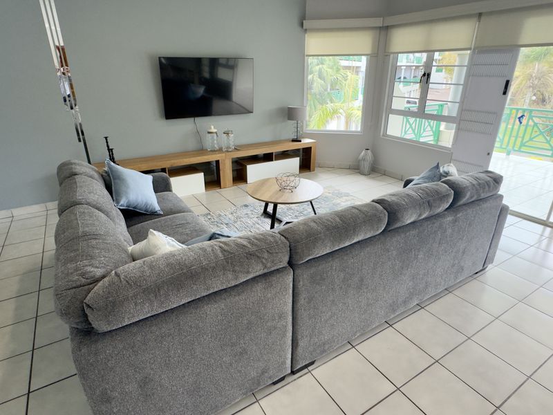 Pretty, Elevated and Sunlit - Photo 10