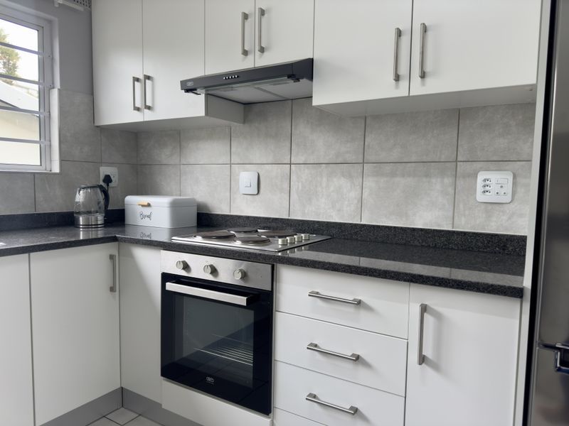 Pretty, Elevated and Sunlit - Photo 7