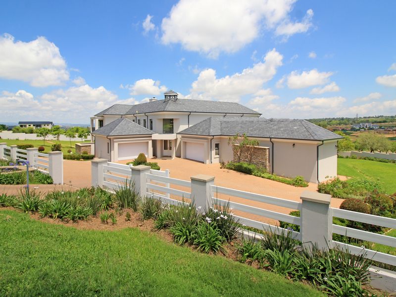 Opulent 5-Bedroom Estate with Expansive Gardens, Resort-Style Pool, Private Cinema, and Gym. - Photo 4