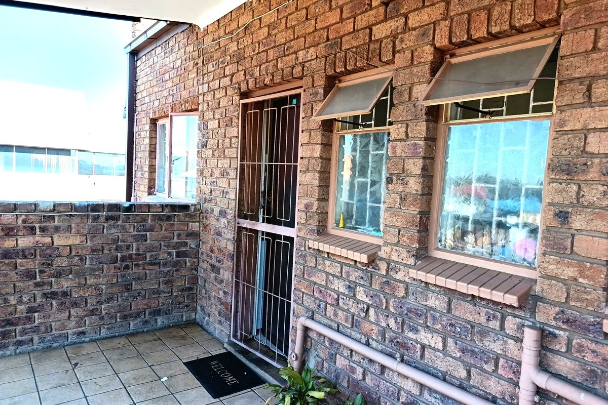 Prime CBD Corner Apartment – Perfect for First-Time Buyers or Investors - Photo 2
